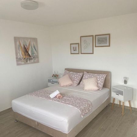 Studio Apartman Mare Trogir Bagian luar foto